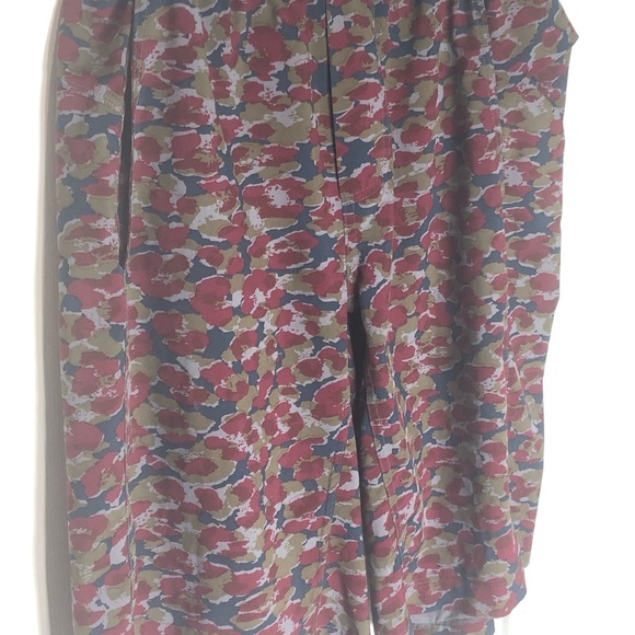 Lululemon camo yoga shorts - Picture 3 of 6